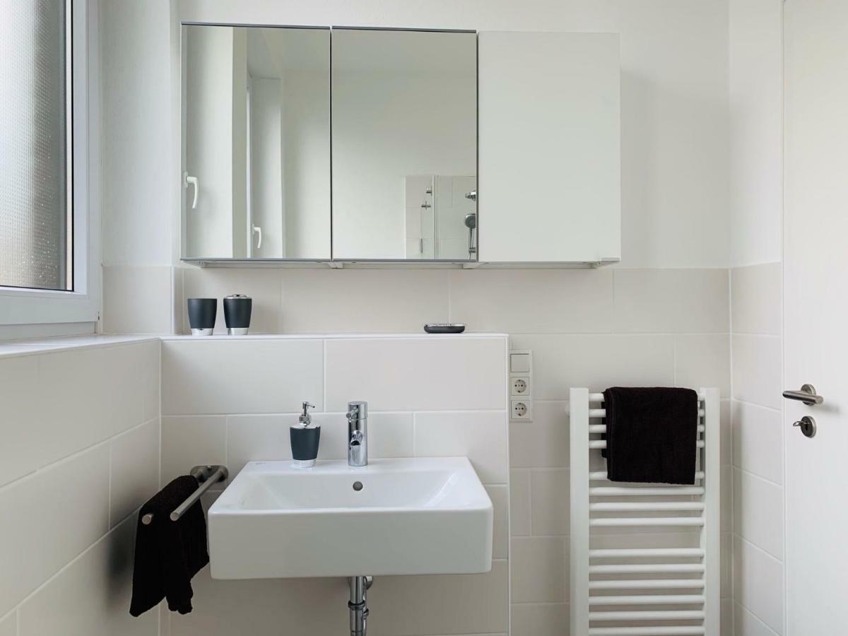 Moderner Bungalow, 20 Minuten Bis Hannover City, 24H Check-In Garbsen Esterno foto