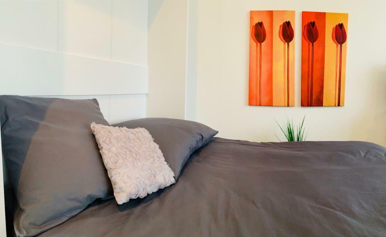 Moderner Bungalow, 20 Minuten Bis Hannover City, 24H Check-In Garbsen Esterno foto
