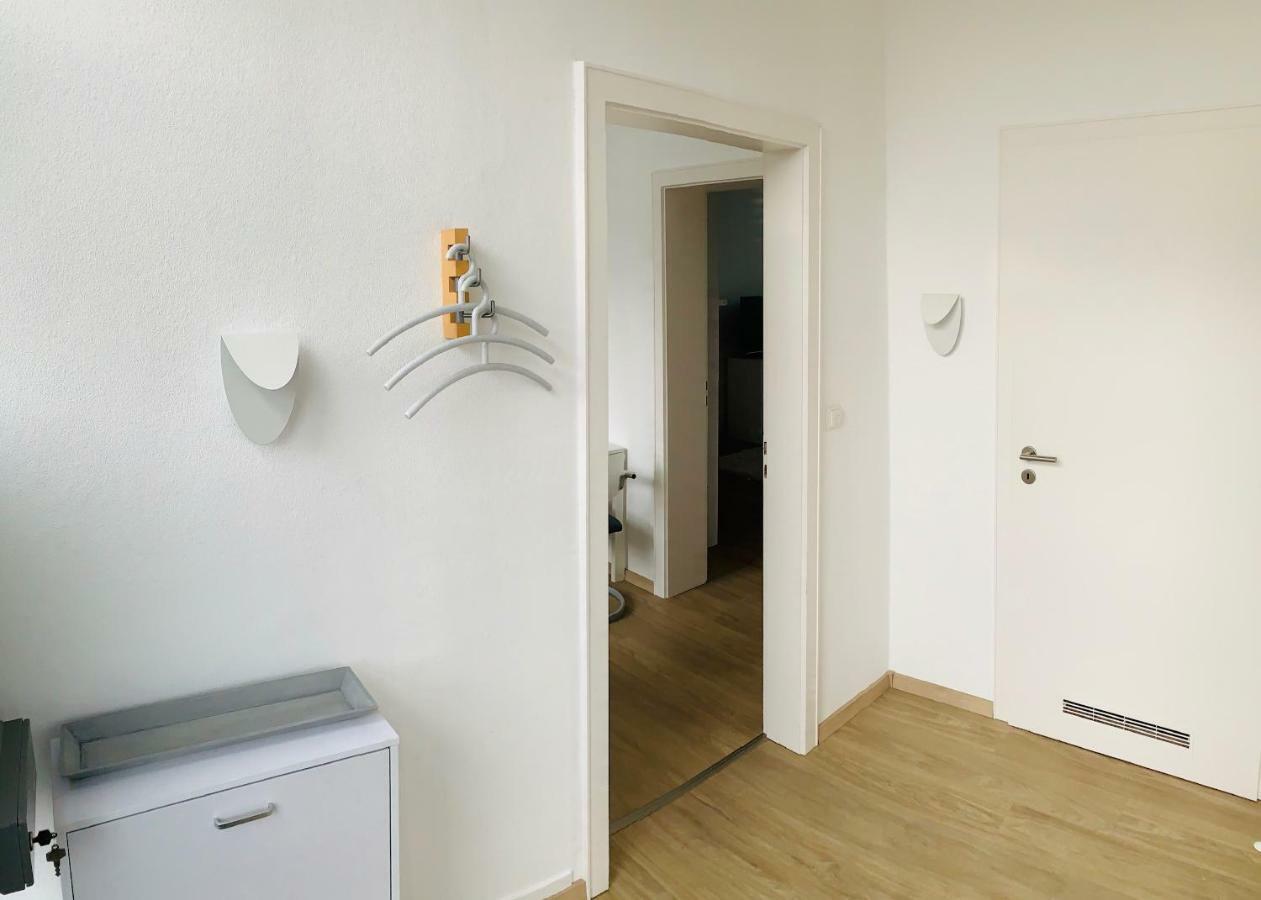 Moderner Bungalow, 20 Minuten Bis Hannover City, 24H Check-In Garbsen Esterno foto