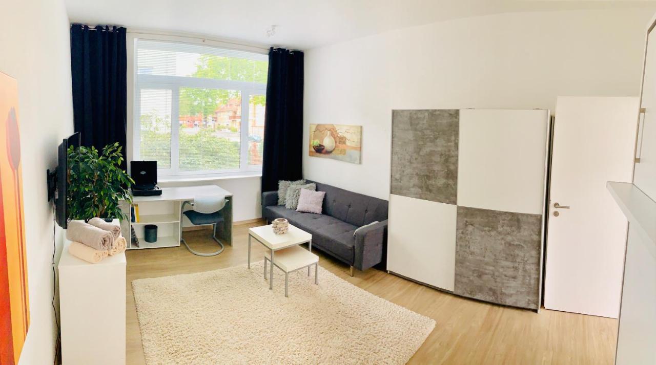Moderner Bungalow, 20 Minuten Bis Hannover City, 24H Check-In Garbsen Esterno foto